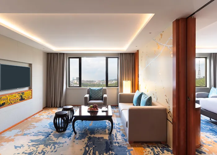 China Hotel Guangzhou - Subway Direct To Pazhou Exhibition Center, Free Shuttle During Canton Fair & Exhibitor Registration Counter